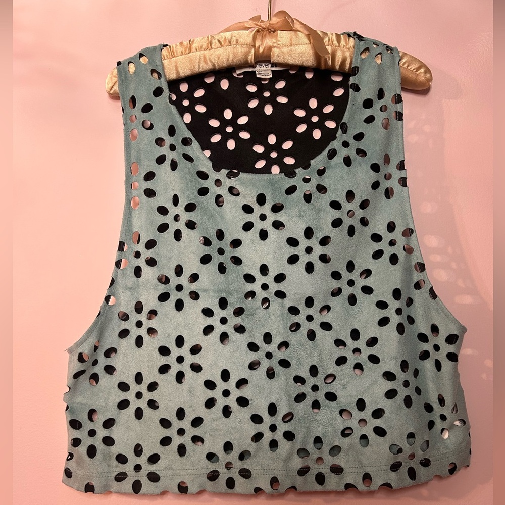 4$ SALE Forever 21 light blue, flower print, sleeveless top